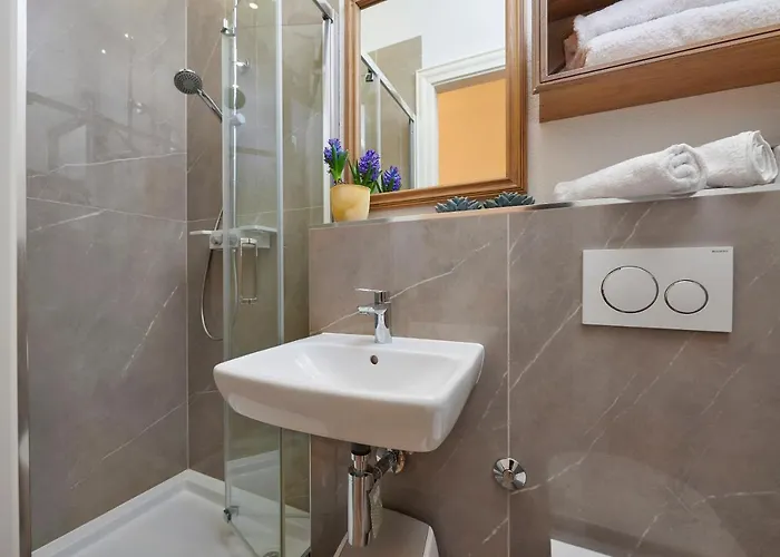 Little Roos Apartman